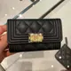 [二手] Chanel 香奈兒 BOY系列經典雙C LOGO菱格紋荔枝小牛皮暗扣翻蓋單層卡片夾/零錢包 黑色/金釦