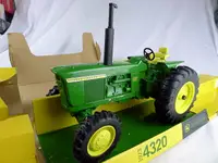 在飛比找樂天市場購物網優惠-John Deere 4320約翰迪爾拖拉機農用車模型絕版老