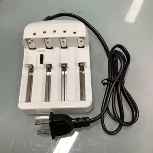 ［添購］磷酸鋰鐵 18650 USB 鋰電池 鹼性電池 1.2v 3.7V 4.2v 3.65V 充電器 26650