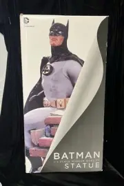 BATMAN 1:4 SCALE MUSEUM QUALITY STATUE DC COLLECTIBLES ROOFTOP BASE NIB