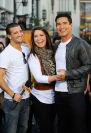 Mark Balas, Bristol Palin Mario Lopez pose on the set of "Extra" a- Old Photo 8