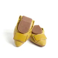 在飛比找Yahoo奇摩購物中心優惠-viina 珍妮絲-1-全真皮漆亮面尖頭摺疊平底娃娃鞋-黃(