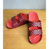 在飛比找蝦皮購物優惠-美國品牌 Mudd 女用 紅黑棋盤格 一體成型防滑防水拖鞋 