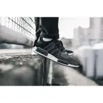 帝安諾 - 實體店面 ADIDAS NMD R1 CORE BLACK/CARBON 愛迪達 男女 慢跑鞋 B79758【APP下單享4%點數】