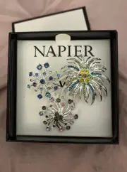NWT Napier Silver Tone Patriotic Americana Fireworks Starburst Pin beautiful