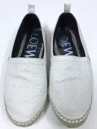 在飛比找Yahoo!奇摩拍賣優惠-Loewe白色logo草編鞋