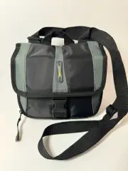 Targus Camera Bag Model Mod# TVT009-10 Shoulder Strap Included NEW