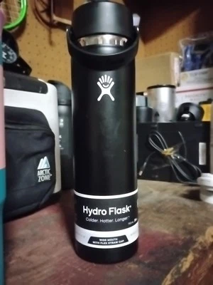 Hydro Flask® Wide Mouth 24oz Bottle with Flex Straw Cap SmartWater Black New