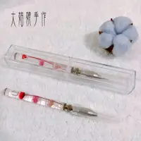 在飛比找蝦皮購物優惠-大姑娘手作~手作浮油花筆刀~短款筆桿長約9cm 全長含筆蓋約