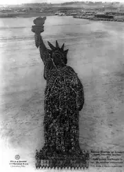 New 8x11 Photo: Aerial View of 18,000 Man Statue of Liberty Formation