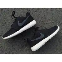 在飛比找蝦皮購物優惠-保證正品 ✨  nike rosherun 黑白 男 慢跑鞋