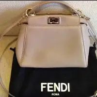 在飛比找Yahoo!奇摩拍賣優惠-Fendi peekaboo mini 粉色 手提 肩背包