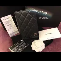 在飛比找蝦皮購物優惠-日本連線代購香奈兒Chanel 護照夾LOGO款現貨羊皮