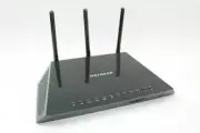 NEW NETGEAR R6700 Nighthawk AC1750 Smart WiFi Router - R6700-100NAS