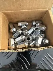 Can-Am Lugnuts