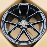 在飛比找蝦皮購物優惠-CS-5070 全新 Porsche Cayenne GTS