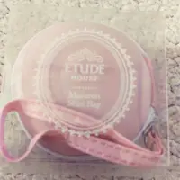 在飛比找蝦皮購物優惠-Etude house 粉餅包 馬卡龍 粉紅 零錢包 耳機盒
