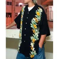 在飛比找蝦皮購物優惠-《不平據點》夏威夷花襯衫 蠶絲 嫘縈 扶桑花 短袖 古著 復