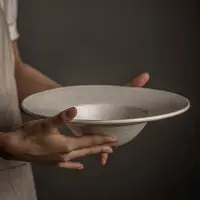 在飛比找淘寶網優惠-北歐創意個性純色意麵草帽盤西餐牛排盤意麵盤陶瓷飛碟盤歐式湯盤