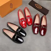 在飛比找Yahoo!奇摩拍賣優惠-新品TOD'S春秋款女款時尚豆豆女鞋休閑縫制商務舒適低幫英倫