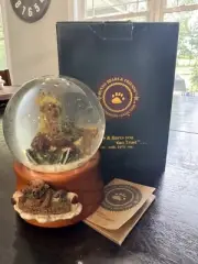 Boyd’s Bears Snow Globe “Helping Hands”