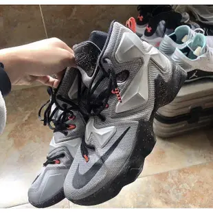 耐克Nike LeBron 13 Lava 運動 現貨 807219 厚底 銀灰慢跑鞋