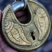 Old Vintage Padlock Conch Beach Sea Shell Big working lock Skeleton Brass keys