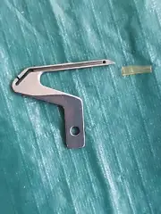 TOYOTA SL3400D LOWER LOOPER.. .NEW.. OLD STOCKS.