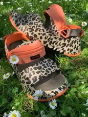 CROCS HIKER XSCAPE ANIMAL SANDAL CLOG W 7US / 37-38 EUR/ 5 UK
