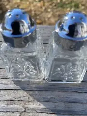 Vtg Salt Pepper Original Box Anchor Hocking Mini Set of 4 Salt & Pepper Shakers