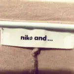 NIKO AND... 長版落肩側開岔洋裝上衣藕粉 色 女