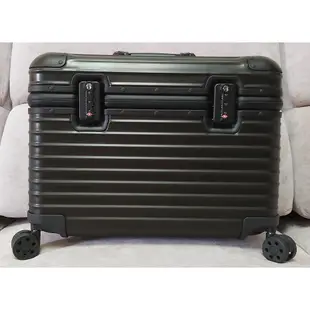 專櫃真品 Rimowa original pilot 20吋機長箱、登機箱 黑鋁 限量款 現貨 2024年3月購入