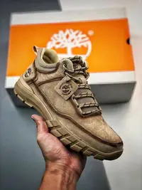 在飛比找Yahoo!奇摩拍賣優惠-【格格巫】Timberland 添柏嵐/天伯倫 戶外中幫休閑