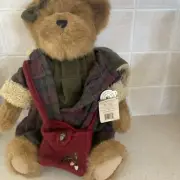 NWT Amber B. Oakley Boyds Bears Adorable 16 1/2" Bear in Autumn Coat W/ Stand