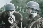 WW II German Photo ** Fallschirmjäger ( Paratroopers ) Relaxing *