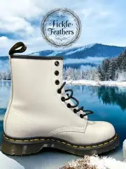Dr. Martens Doc Air Wair 11821 White Combat Boots Women’s Size 7 NIB
