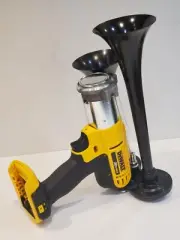 DeWALT 20V MAX Li-Ion Dual Trumpets Air Horn, Train Horn Compressor