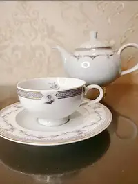 在飛比找Yahoo!奇摩拍賣優惠-法國皇家ROYAL PURPLE中古茶壺咖啡杯套裝VINTA