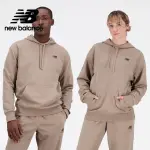 【NEW BALANCE】NB 簡約LOGO連帽長袖上衣_男裝_駝色_UT21500MS