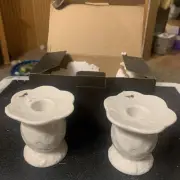 NIB Set Of 2 Oleg Cassini 3 In White Designed Candle Holders/damaged Box/No Pape