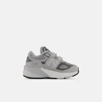 在飛比找PChome24h購物優惠-【New Balance】990v6 系列 小童 休閒鞋 灰