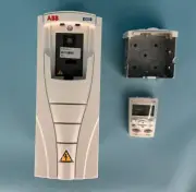 ABB ACH550-UH-04A1-4 AC HVAC DRIVE: 3 ph, 480v, 2hp, 4.1a, nema1 |010-7646127