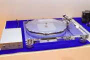 Audio-Technica AT-LPA2 Record Player Belt Drive 33-1/3 & 45 RPM Turntable cool