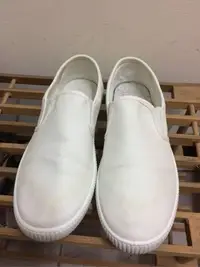 在飛比找Yahoo!奇摩拍賣優惠-Muji  無印良品 白色懶人鞋平底鞋m號