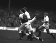 Welsh Fly Half Jonathan Davies In Action Against England 1986 OLD RUGBY PHOTO