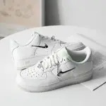 【夏季休闲百搭】#夏日休闲款 NIKE AIR FORCE 1 LIQUID METAL金屬小勾液態銀FN8540-10