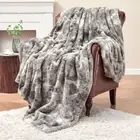 Oversized Faux Fur Blanket, Super Soft Cozy Blanket, Luxury Fluffy Throw Blan...
