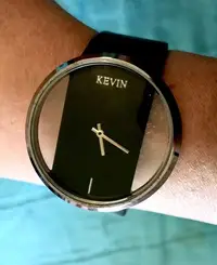 在飛比找Yahoo!奇摩拍賣優惠-［ 出清特價 ］KEVIN 手錶