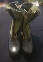 U.S. Issue Vietnam Era Jungle Boots w/ Govt Tag & Insoles 9N 1968 Panama Sole