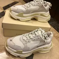 在飛比找PopChill優惠-[二手] Balenciaga Triple S老爹鞋